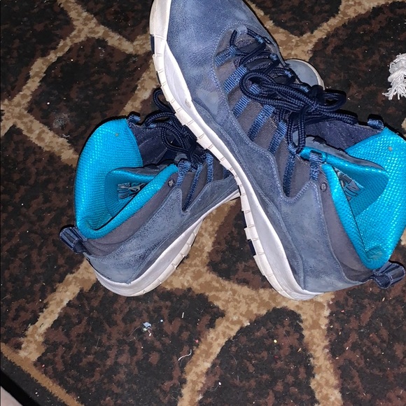 Shoes - Picture 3 of 3